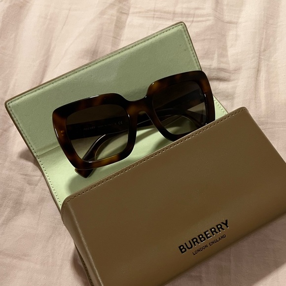 Burberry Square Sunglasses - Picture 1 of 5